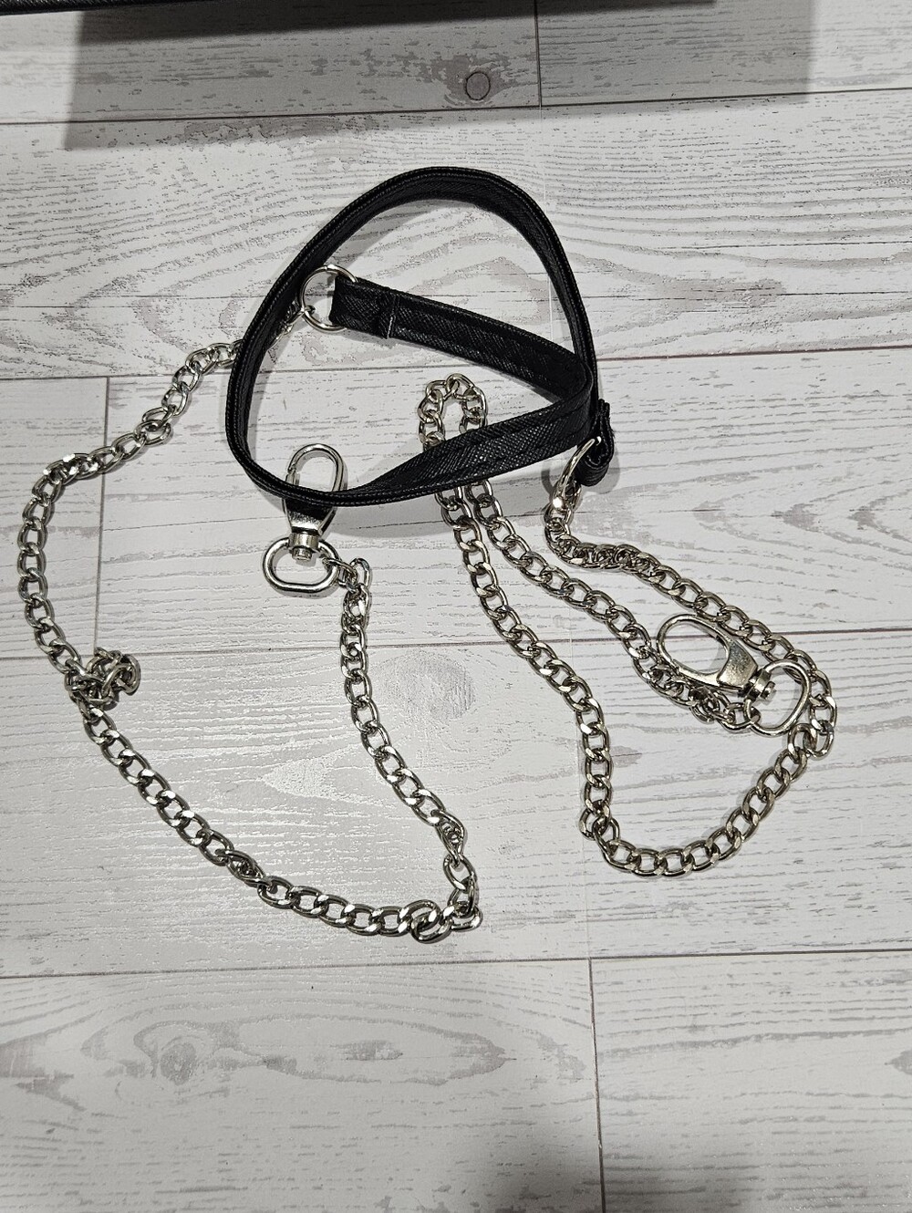 Metallic Silver Women's Clutch Wristlet - Picture 7 of 7